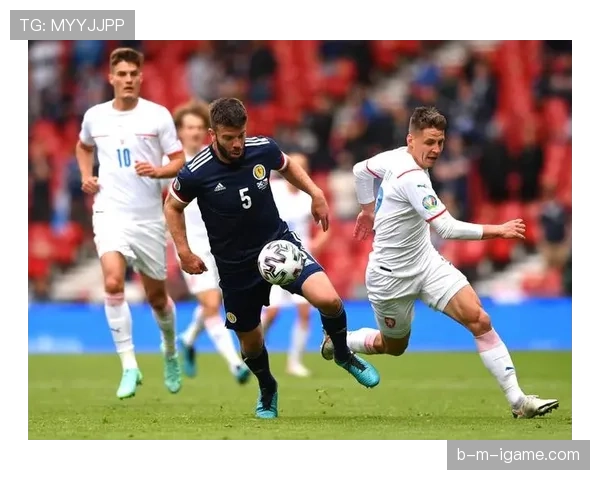 捷克中场硬朗表现点燃战斗精神，球队新风貌引发关注