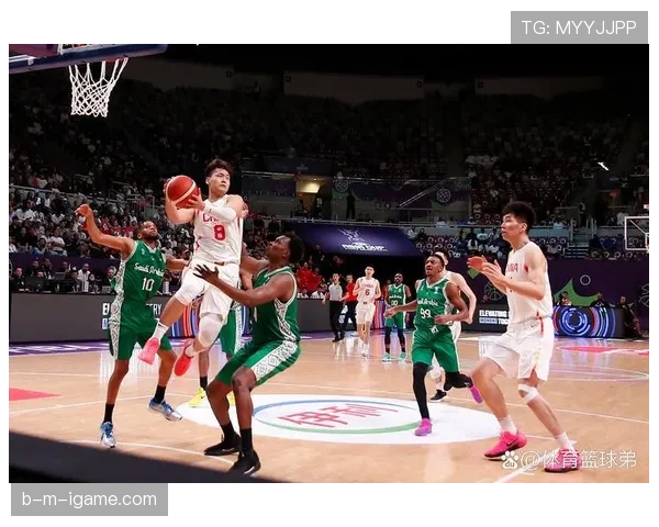 赛季激战正酣：争冠形势渐趋明朗，明星球员闪耀赛场引关注