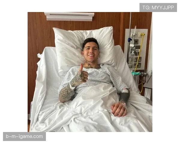 恩佐·费尔南德斯家冰箱里塞满蛋白粉，连饮料都是按克称着喝的