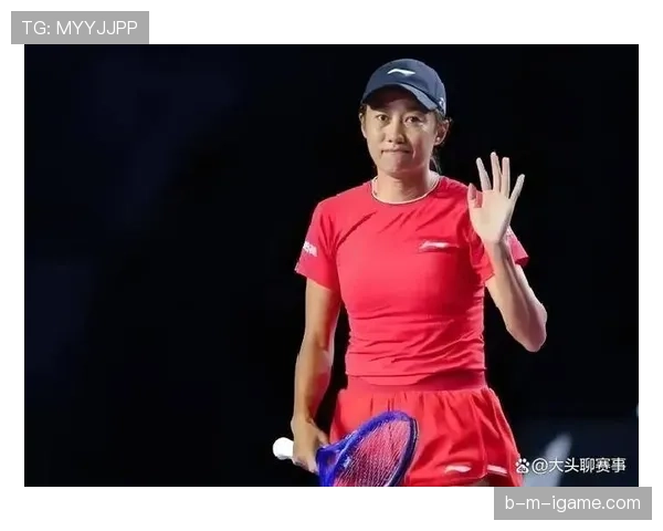 张帅训练间隙喝着水像个富家千金，赛场上却拼得跟个战士似的